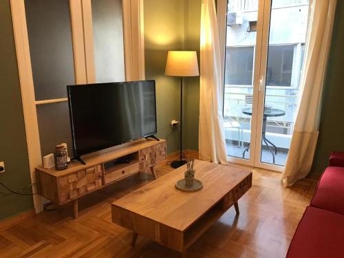 Exarhia Apartment | Kanigos 3 BR VIEW Center of Athens