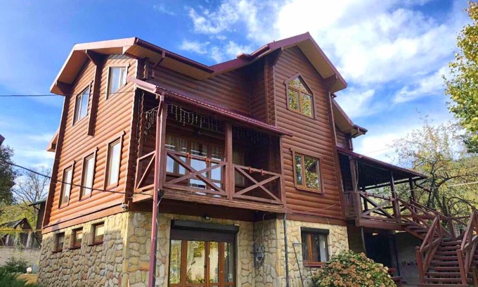 Yaremche House | Karpatska Mria