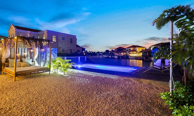 Kralendijk House | Kas Azul - Water front with private pool