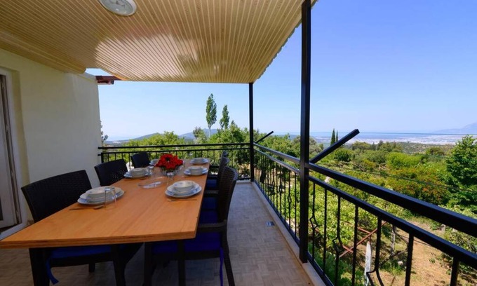 Uzumlu Apartment | Kaş Üzümlü'de ki Manzaralı Reyhan Apart