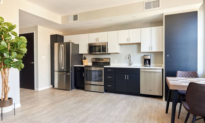 Downtown Detroit Apartment | Kasa Cadillac Square Detroit