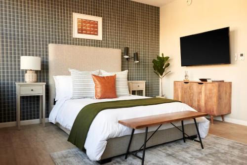 Downtown Detroit Apartment | Kasa Cadillac Square Detroit