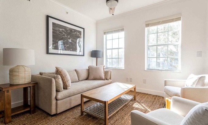 Wellington Apartment | Kasa | Comfy 1BD + Gym Access | Wellington