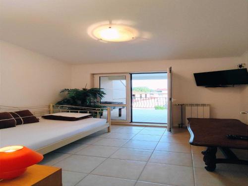 Kastel Stafilic Apartment | Kastel Stafilic Comfortable Apartments - Three Bedroom Apartment with Terrace
