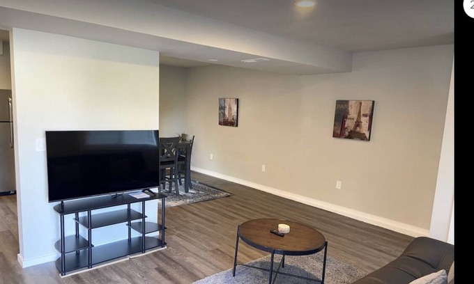 Kent House | KentRenton-EntireLowerUnit Duplex with Large Yard