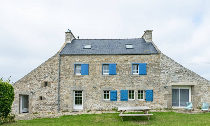 Lampaul-Ploudalmezeau Ski Chalet | KERDIBIS - Charming Britain house near the sea