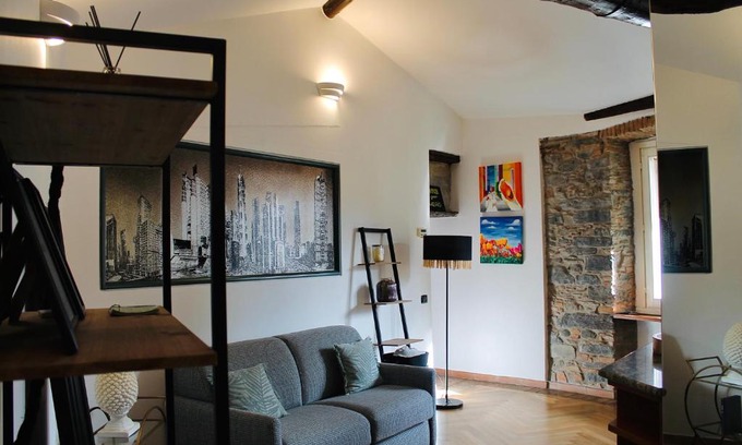 Como Apartment | Kiko's Lodge - Historical Apartment in Como