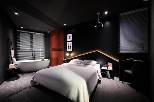 Ba Queo Apartment | KIN Wander Tân Bình, The Mountain