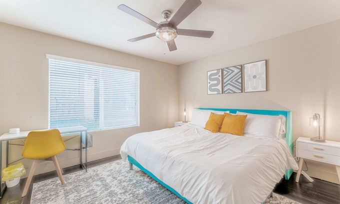 Riverside Apartment | King bed 1BR close to Downtown w fast wifi