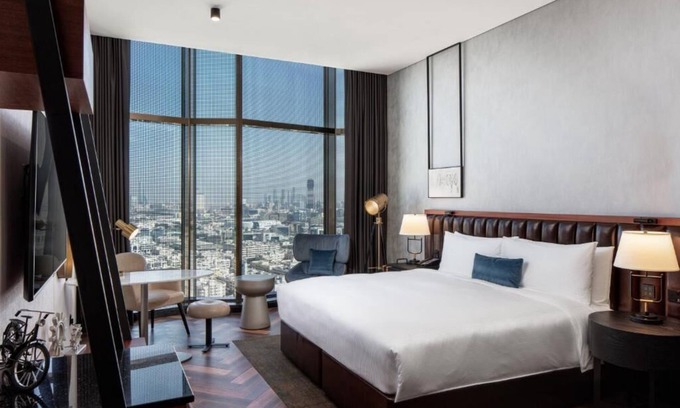 Al Mankhool House | king Guest Room Near Gymnation Bur Dubai By Luxury Bookings