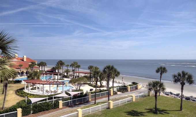 Saint Simons Island Condo | King & Prince Oceanfront South Villa with Beach and Resort Amenities