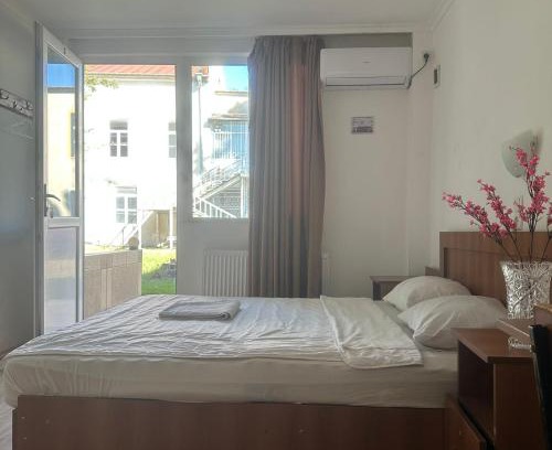 Kutaisi Hotel | King13