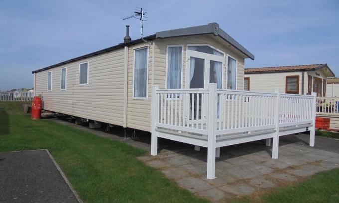 Ingoldmells Apartment | Kingfisher Bordeaux 8 Berth Central Heated FREE WIFI