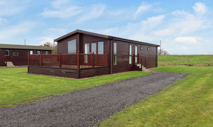 Little Stukeley Cottage | KINGFISHER, pet friendly, with a garden in Ramsey, Huntingdon