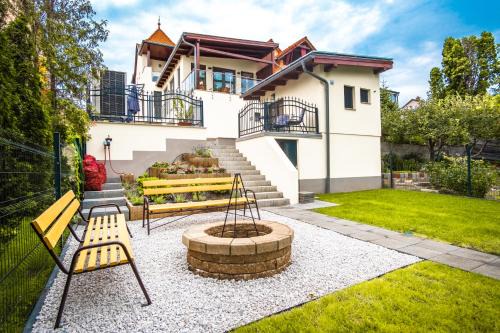 Keszthely Bed & Breakfast | Kiss-Henézi Guest House