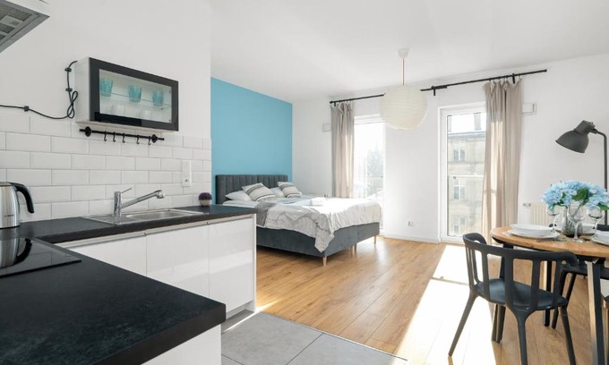 Jezyce Apartment | Klimatyczne i Nowoczesne Studio Very Berry w Poznaniu by Noclegi Renters