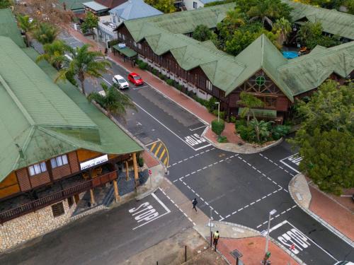 Knysna Central Hotel | Knysna Log-Inn Hotel