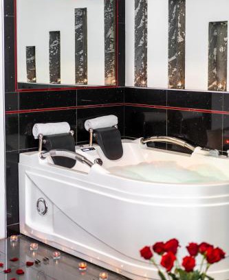 Stare Miasto Apartment | Komorowski Luxury Guest Rooms