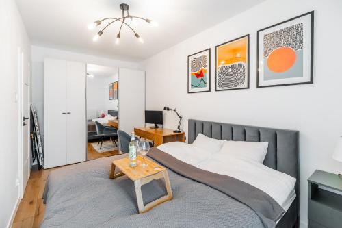 Podgorze Apartment | Kraków Bagry Apt - Parking, Balcony, Workspace - by Rentujemy