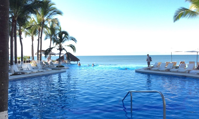 Flamingos Condo | Krystal Grand, Suite 2102. Beach Front, Pool side, great for Family Vacation.