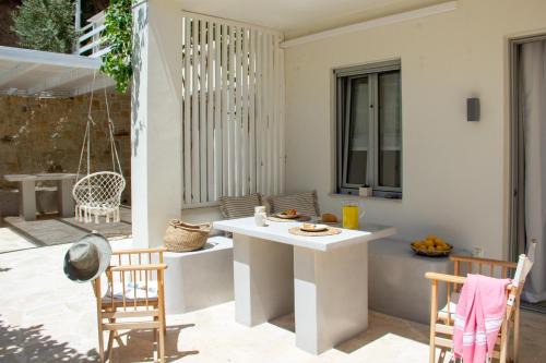 Pilalimata Apartment | Kynthia Suite - Escape to Seaside Makry Gialos