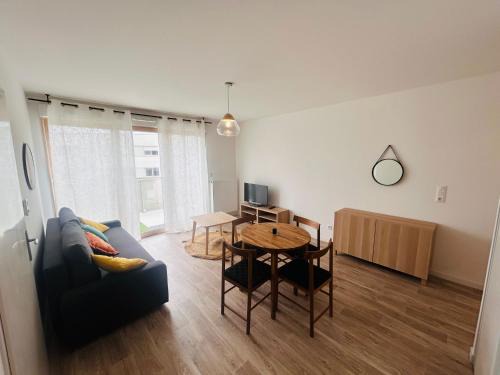 Cernay Apartment | Léchapée champenoise Terrasse