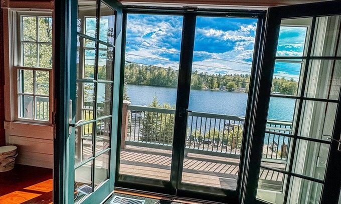 Pine River Pond House | ☀️L A K A T I O N⚓️WATERFRONT- HOT TUB-ATV-SNOW TRAILS 🗻LAKES REGION⛰️