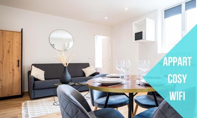 Saint-Quentin Apartment | L'Albatros 009 - Hypercentre * Cosy * Wifi