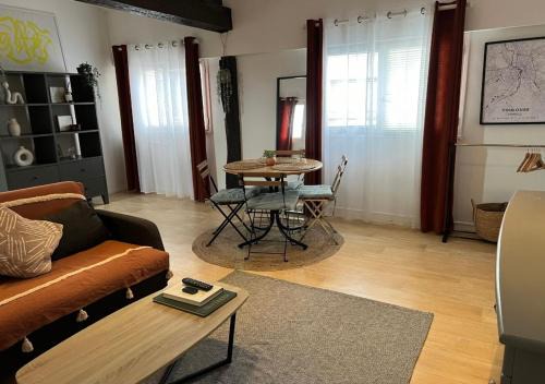 Capitole Apartment | L Alsace Lorraine - A 5min place du Capitole -Free checkIn -WIFI