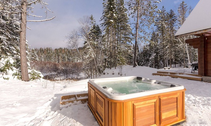 Mauricie Ski Chalet | L'Anse 750 sur la rivière Sacacomie