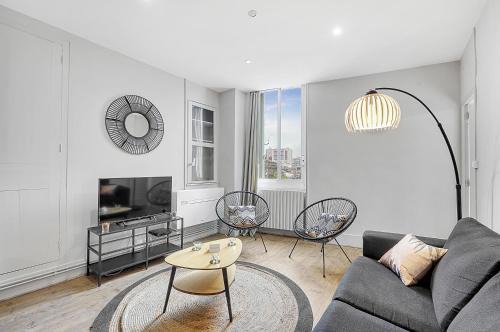 Saint - Aubin - Dupuy Apartment | L'APOLLINAIRE - à 5 minutes du centre ville