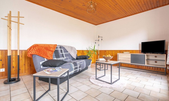 Montier-en-Der House | L'Argentique - One Bedroom House, Sleeps 4