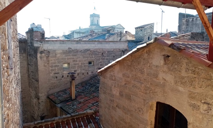 Pezenas Apartment | L' Authentique, historic center 3rd floor