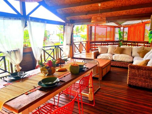 Etang Sale Les Bains Apartment | L'Echappée Tropicale - L'échappée VERTE - Oasis Bleu Lagon & Vert Forêt, T4 avec grande terrasse, à 5min de la plage