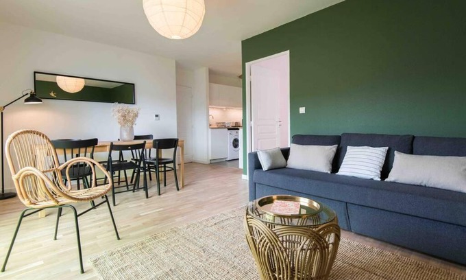 Vieux Malakoff Apartment | L'Oasis Urbain, Location T4 cosy, 6/8 pers, gare SNCF à 2 pas, + parking privé