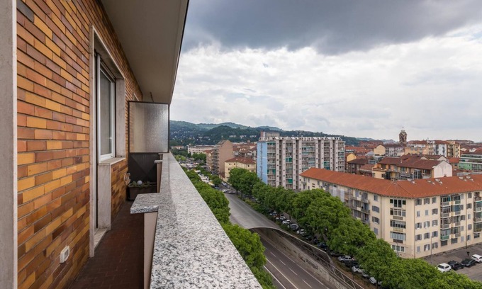 Lingotto Apartment | L Orizzonte - Appartamento con Vista Sulla Collina by Wonderful Italy