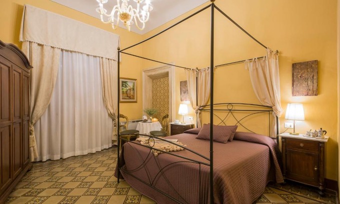 Lucca Historical Center Bed & Breakfast | La Bohème