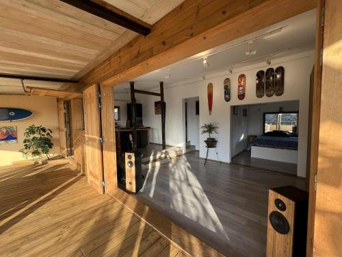 Trois-Bassins House | la case au bord de la grande ravine avec vue mer