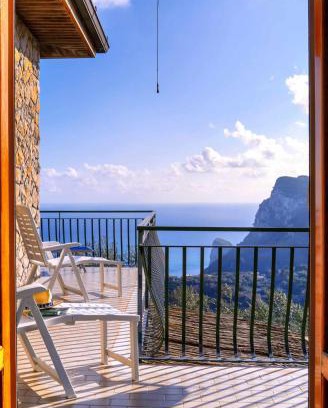 Schiazzano House | La casetta di Rosetta, breathtaking Li Galli sea view