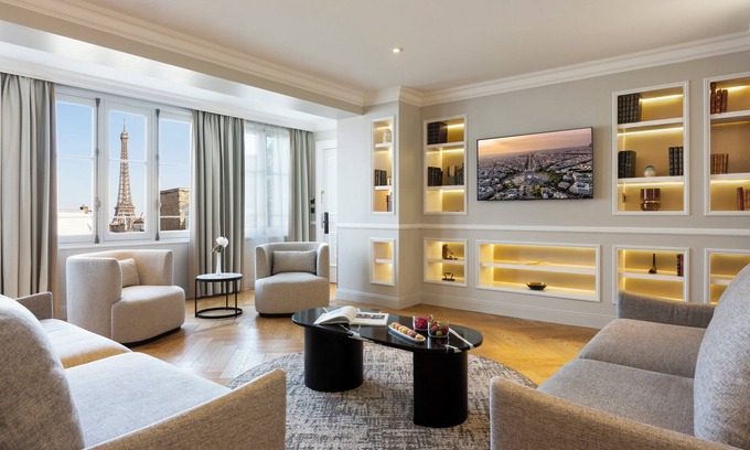 Chaillot Hotel | La Clef Tour Eiffel Paris by The Crest Collection