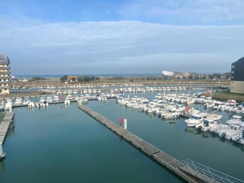 Courseulles-sur-Mer Apartment | La Coquille - Coquet T2 à 200m Juno Beach & Plage