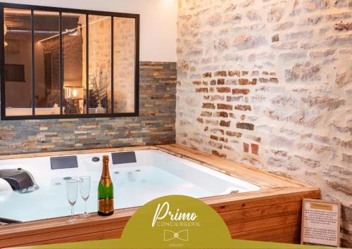 Tournus Apartment | La Forge - Clim - Jacuzzi - Hyper Centre BY PRIMO CONClERGERIE