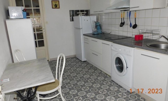 Les Hauts de Villeneuve Apartment | la garrigue