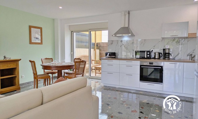 Louverne Apartment | La Maison du Bourg Cottage with Terrace and Parking, 4 People in Louverné