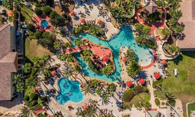 Highlands Reserve House | La Mirage @ Regal Palms Resort