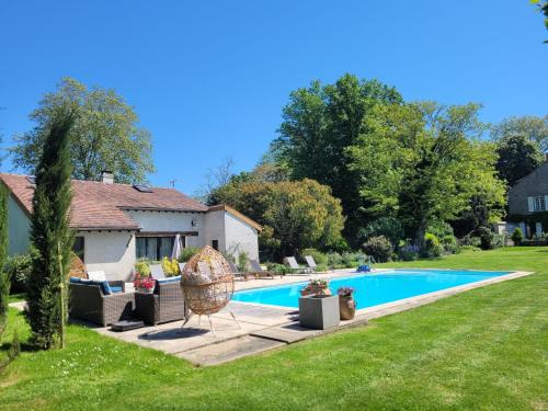 Chailly-en-Biere House | La Plaine de l'Angelus Gite - parc et piscine partagée