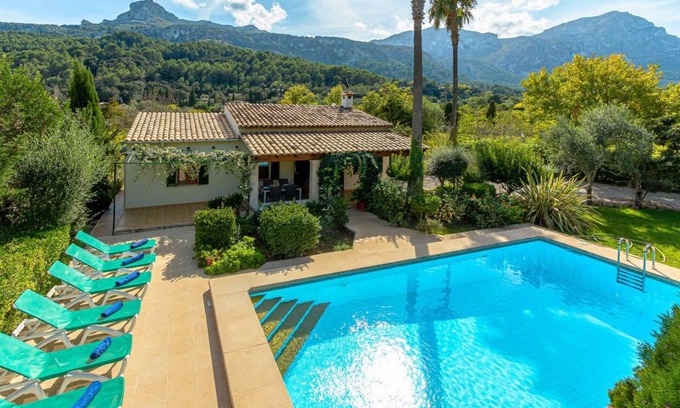 Pollensa Villa | La Plana, Nice villa in Pollensa w/
