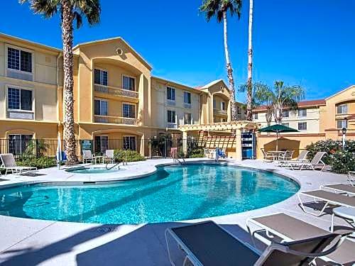 Central Scottsdale Hotel | La Quinta by Wyndham Phoenix Scottsdale