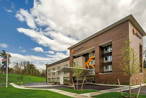 Clifton Park Hotel | La Quinta by Wyndham Clifton Park