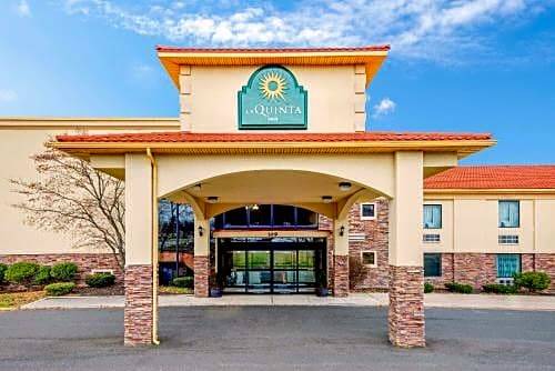 West Long Branch Hotel | La Quinta Inn by Wyndham West Long Branch